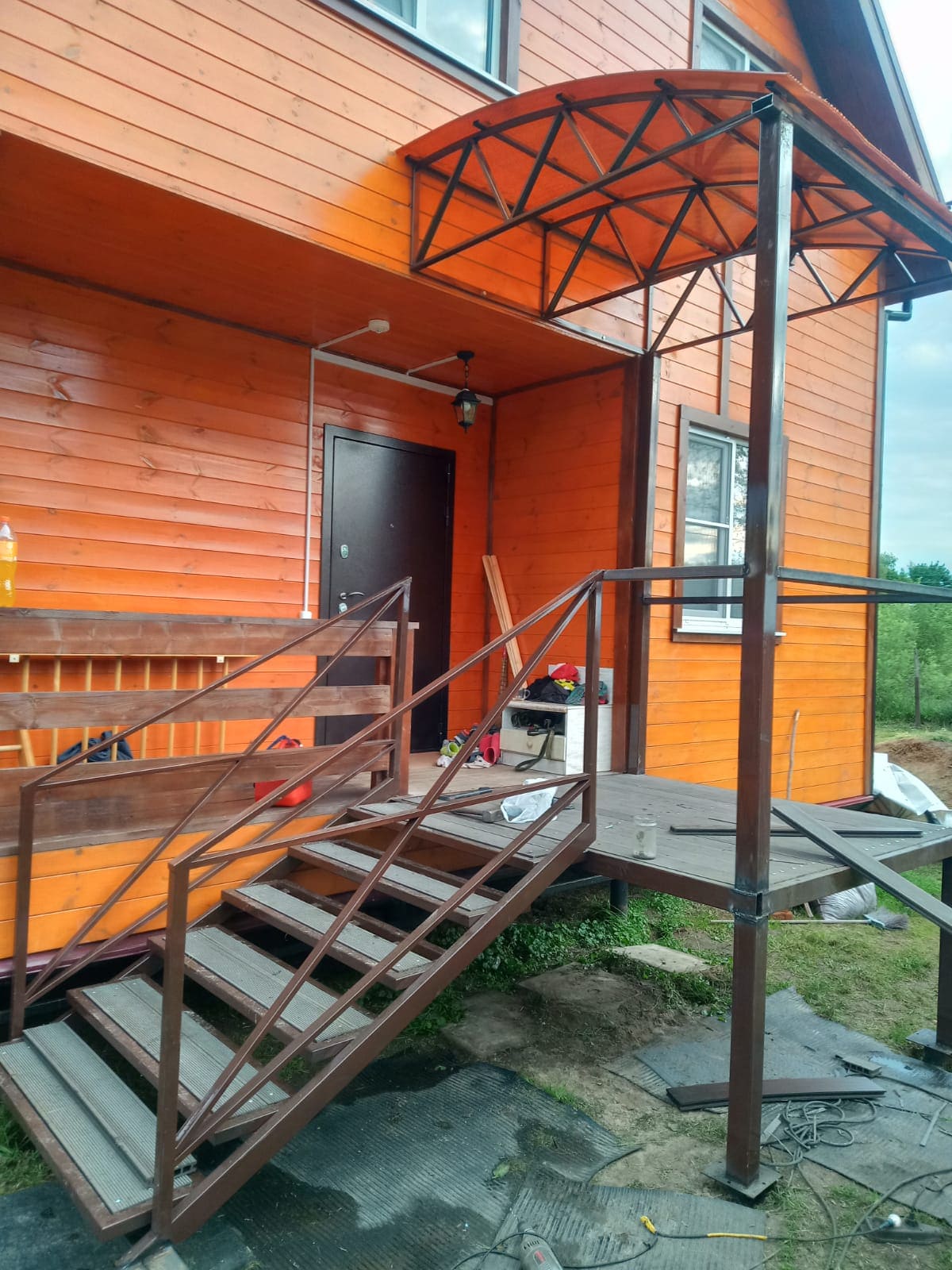 Современные металлические перила